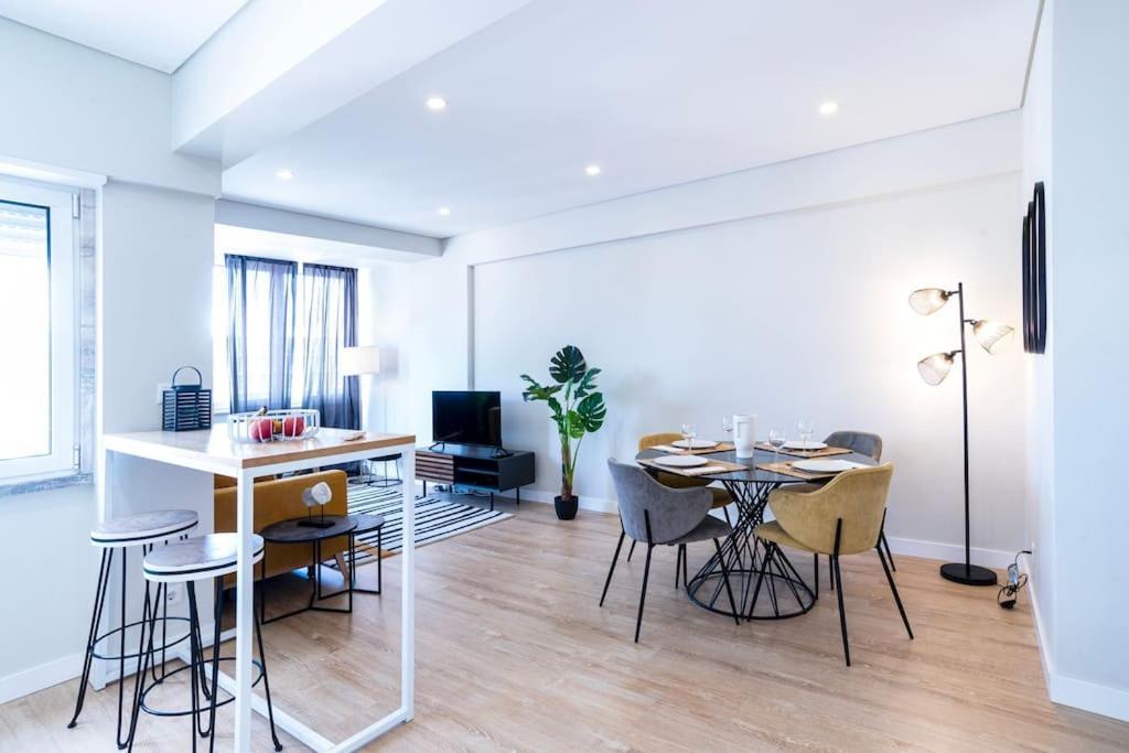 New - Luxury & Bright Apartment Lisbon Exterior photo
